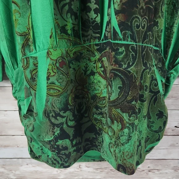 Elegant Green Women's Top - Picture 3 of 9